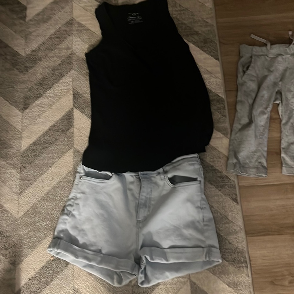 Guess jean shorts size 30 wore twice. So soft, don’t fit anymore!